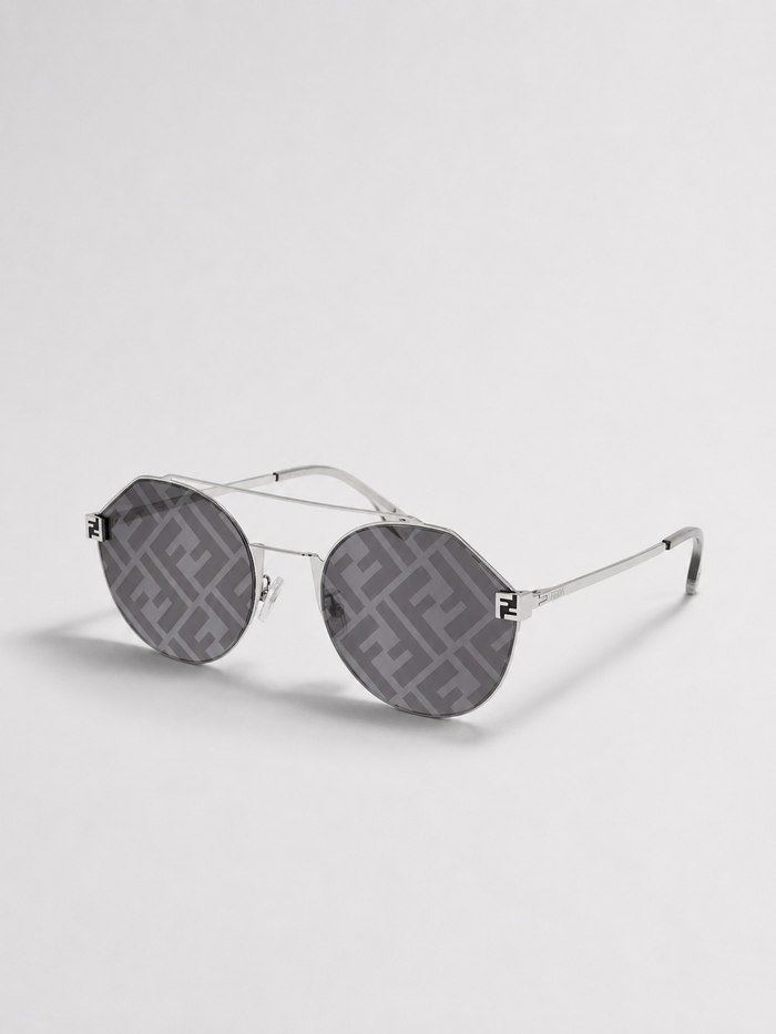 Fendi FE40060U