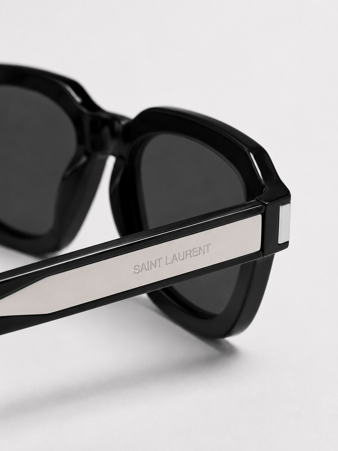 Yves Saint Laurent SL 791