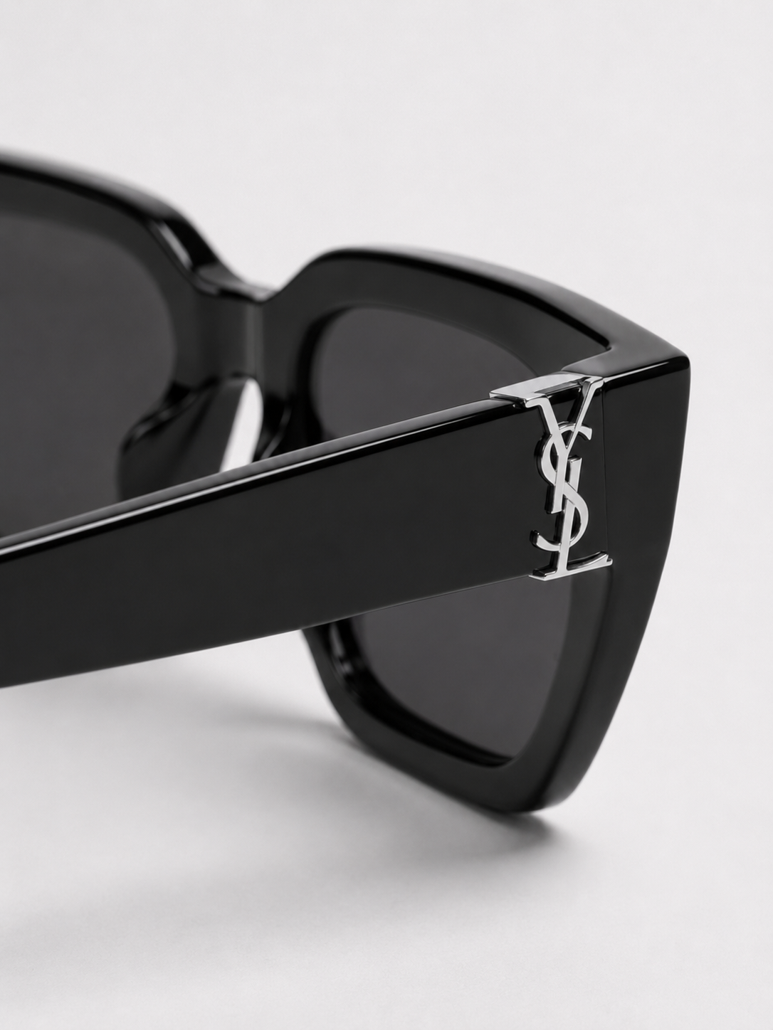 Yves Saint Laurent SL M127/F